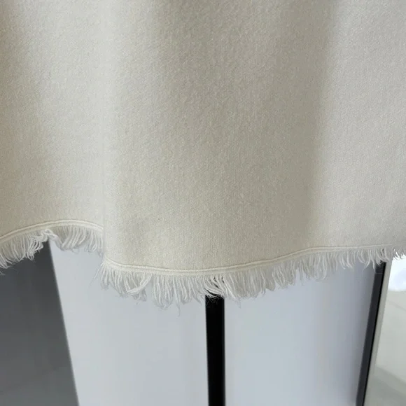 Elegant Cream Fringed Knit Blazer - Picture 6 of 11